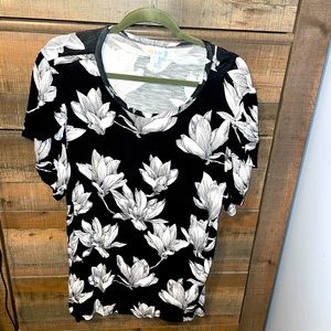 Lularoe olive top